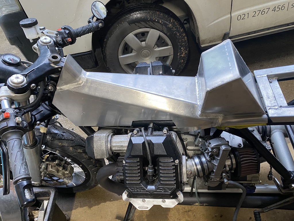 Moto Guzzi Le Mans 3 Cafe Racer aluminium fuel tank fabrication